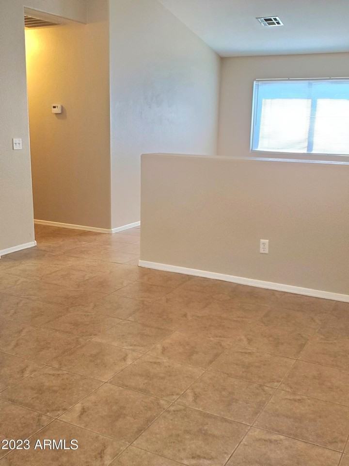 15021 W Ventura St - Photo 5 of 32