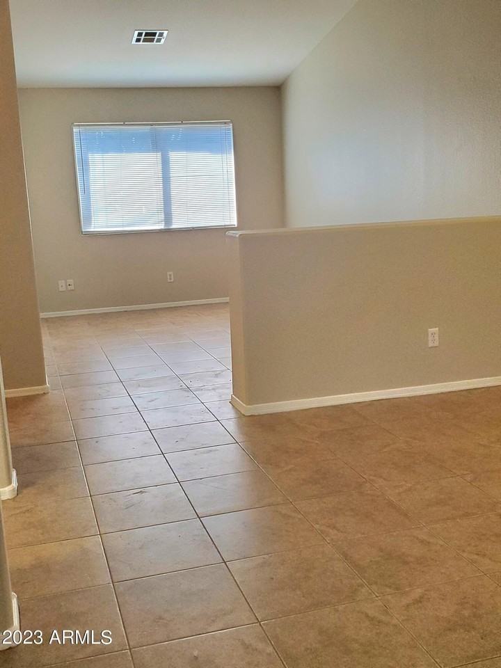 15021 W Ventura St - Photo 6 of 32