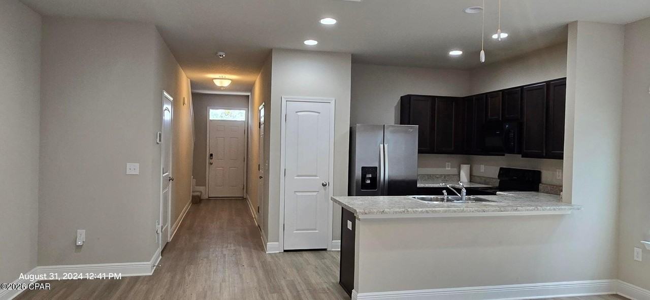 5837 Bay Pl - Photo 3 of 11