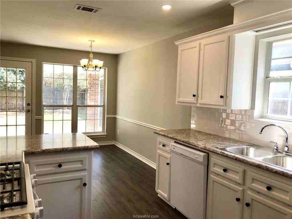 209 Stuttgart Cir - Photo 7 of 21