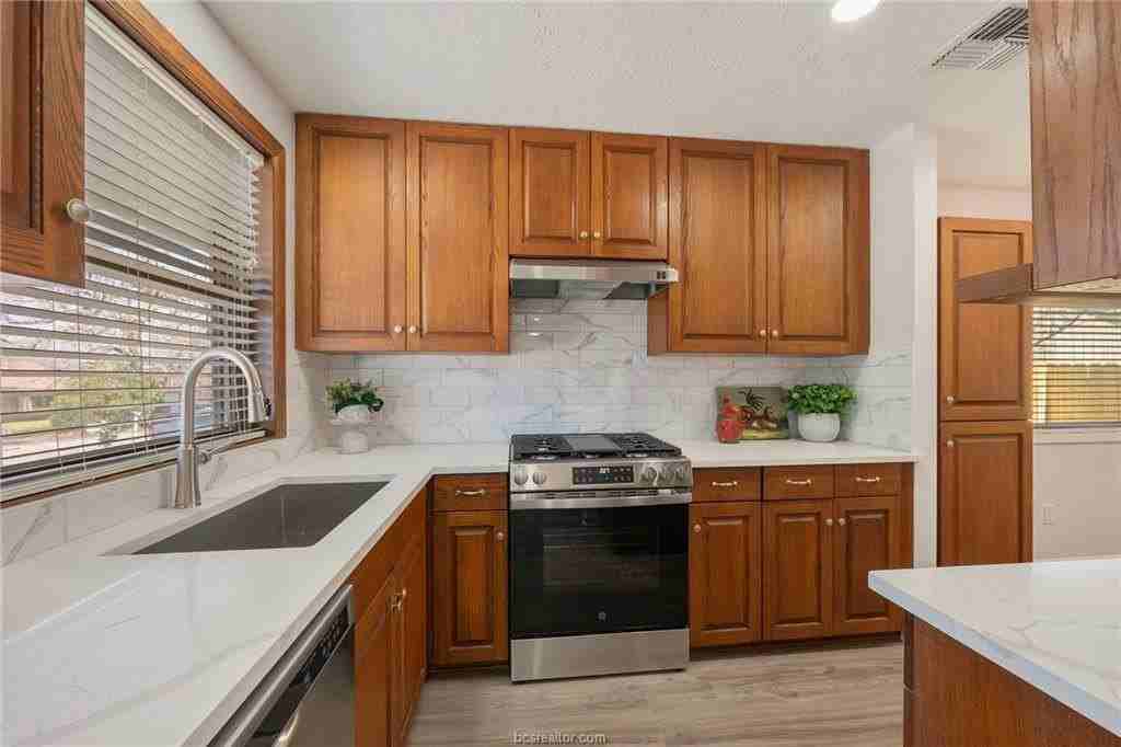 1428 Magnolia Dr - Photo 6 of 22