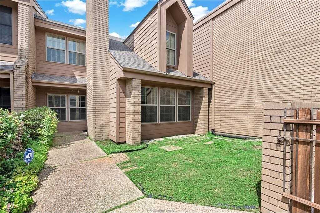 3122 Camelot Dr #33 - Photo 2 of 28