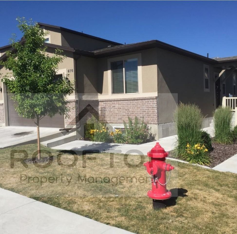 676 S 150 E - Photo 2 of 20