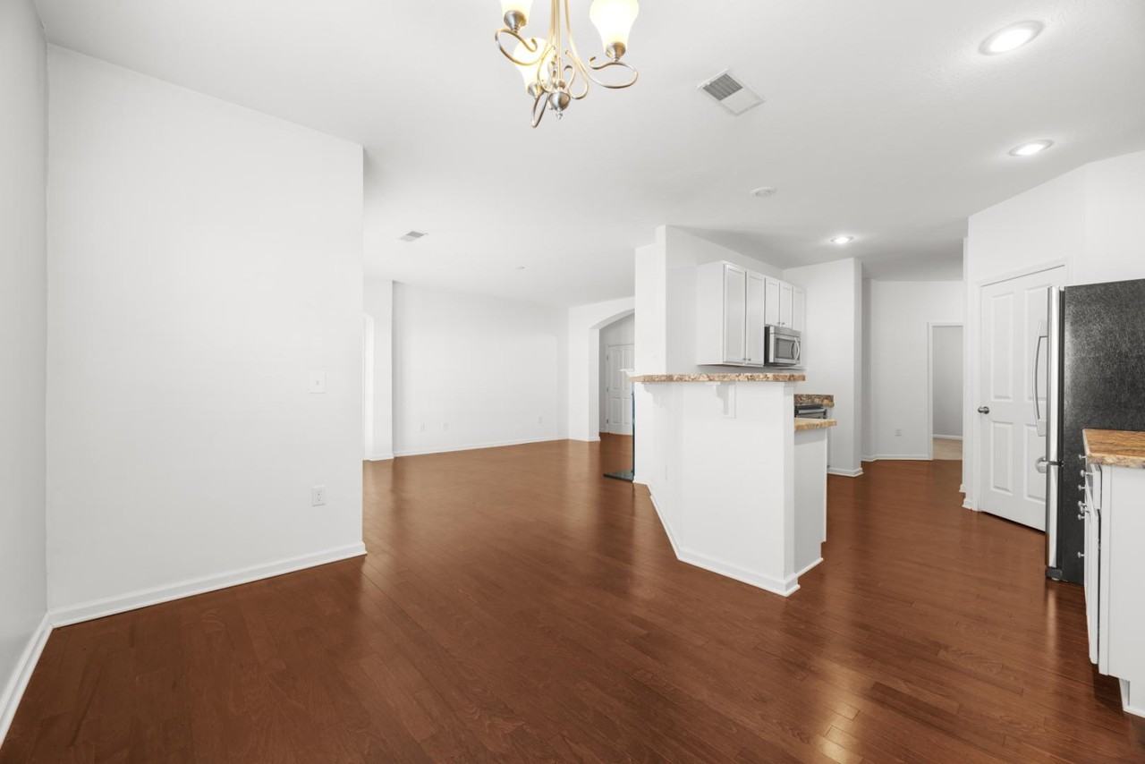 6815 Kinsale Ln - Photo 3 of 20