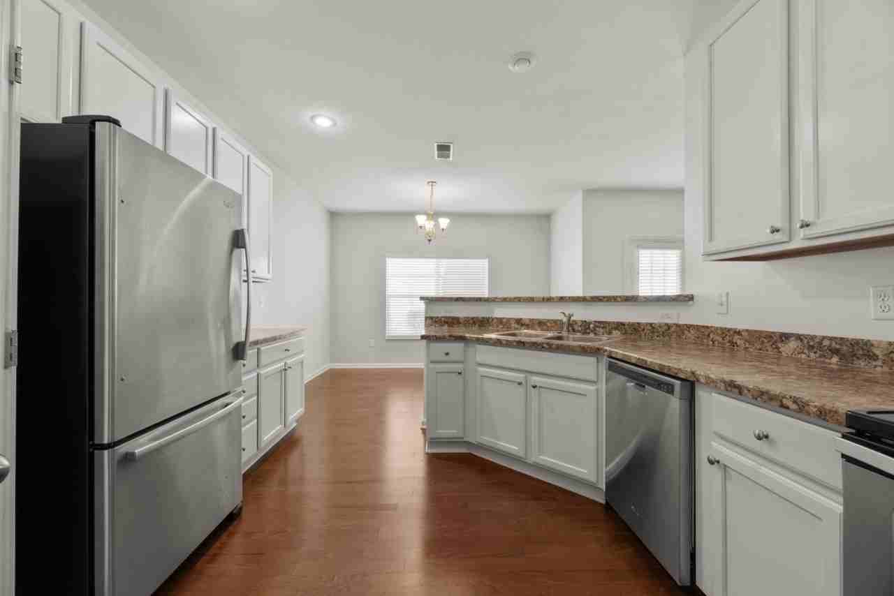 6815 Kinsale Ln - Photo 4 of 20