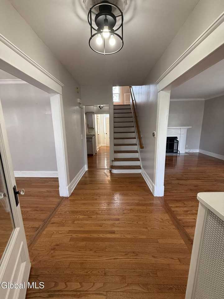 1960 Eastern Pkwy - Photo 2 of 20