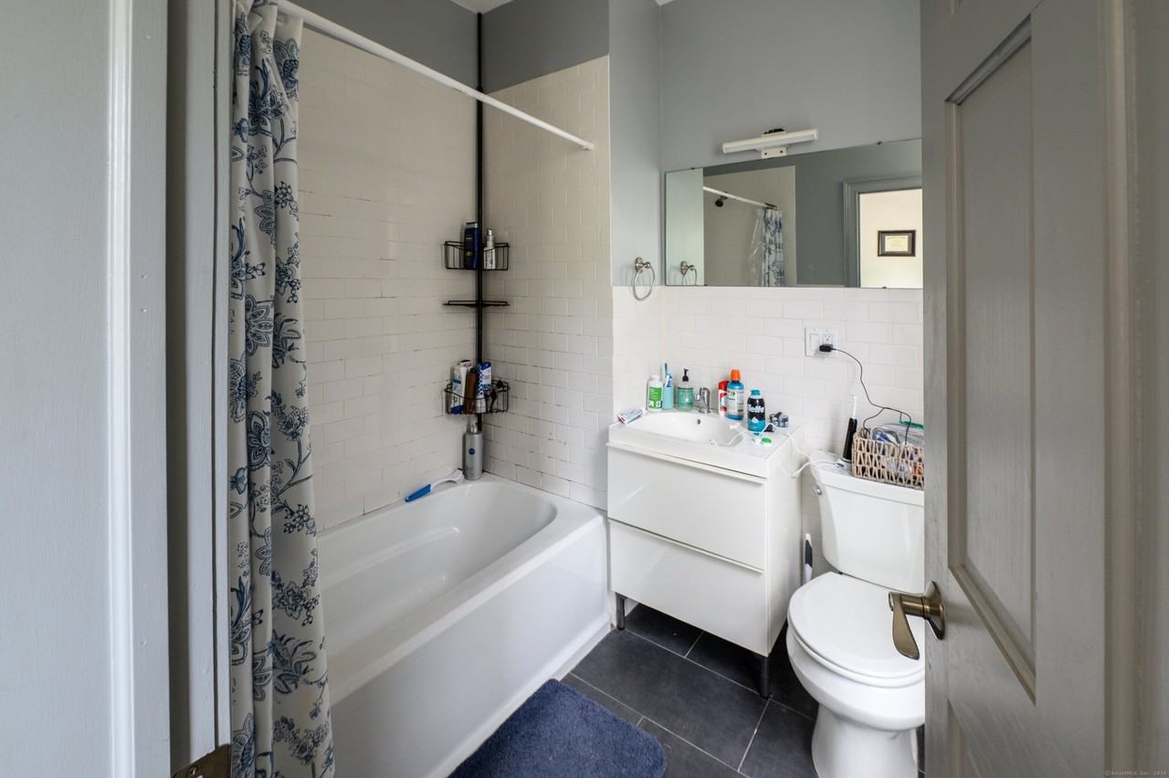 54 Mechanic St Apt 2nd - Photo 6 of 22