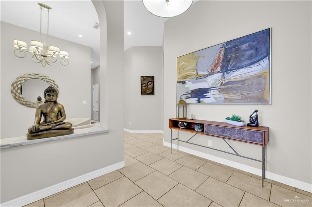 5706 N 3rd Ln - Photo 3 of 24