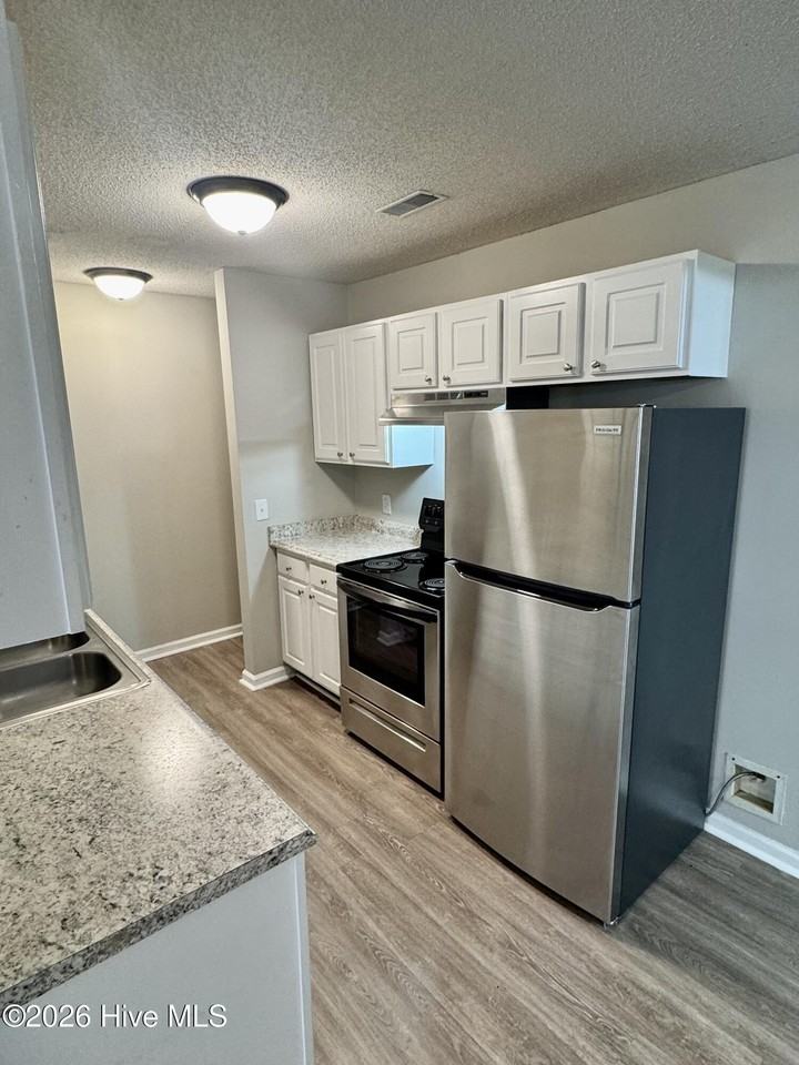 1231 Westpointe Dr Apt 2 - Photo 4 of 9