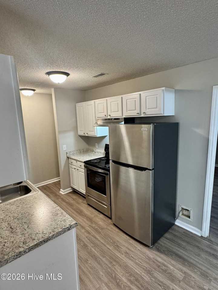 1231 Westpointe Dr Apt 2 - Photo 6 of 9