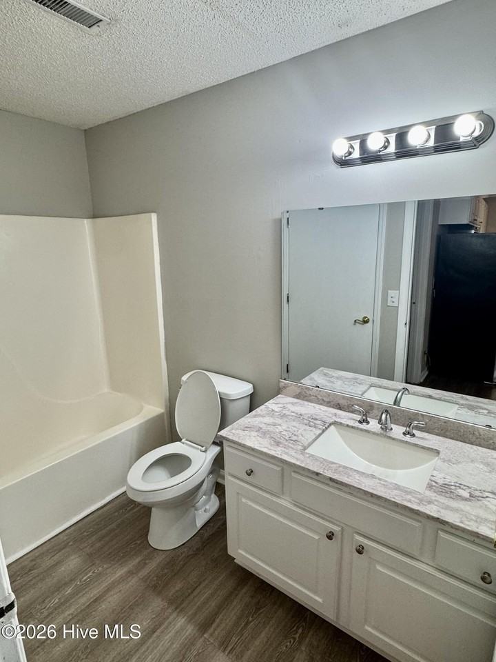 1231 Westpointe Dr Apt 2 - Photo 7 of 9