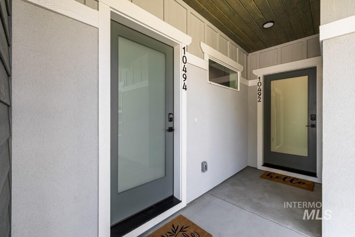 10494 W Shields Ave - Photo 6 of 49