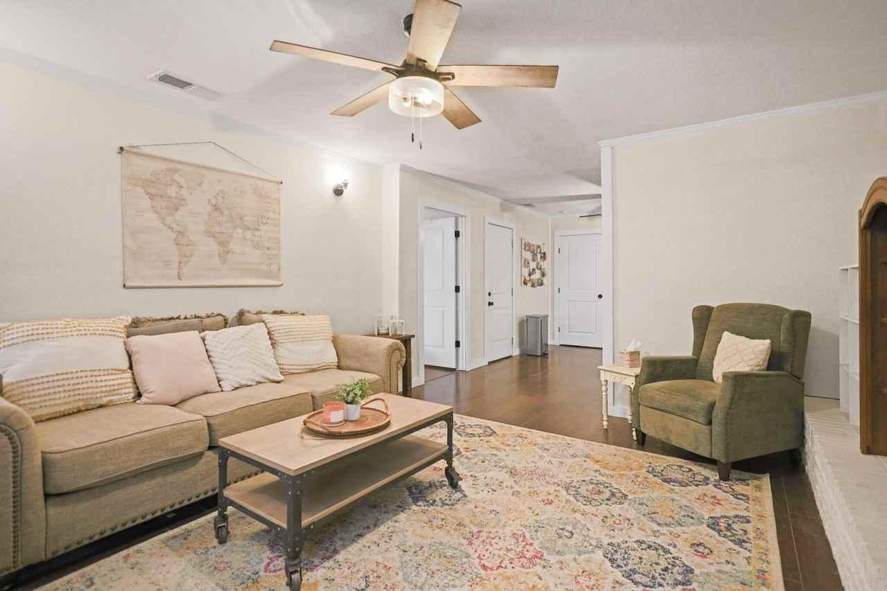 4302 42nd St - Photo 5 of 50