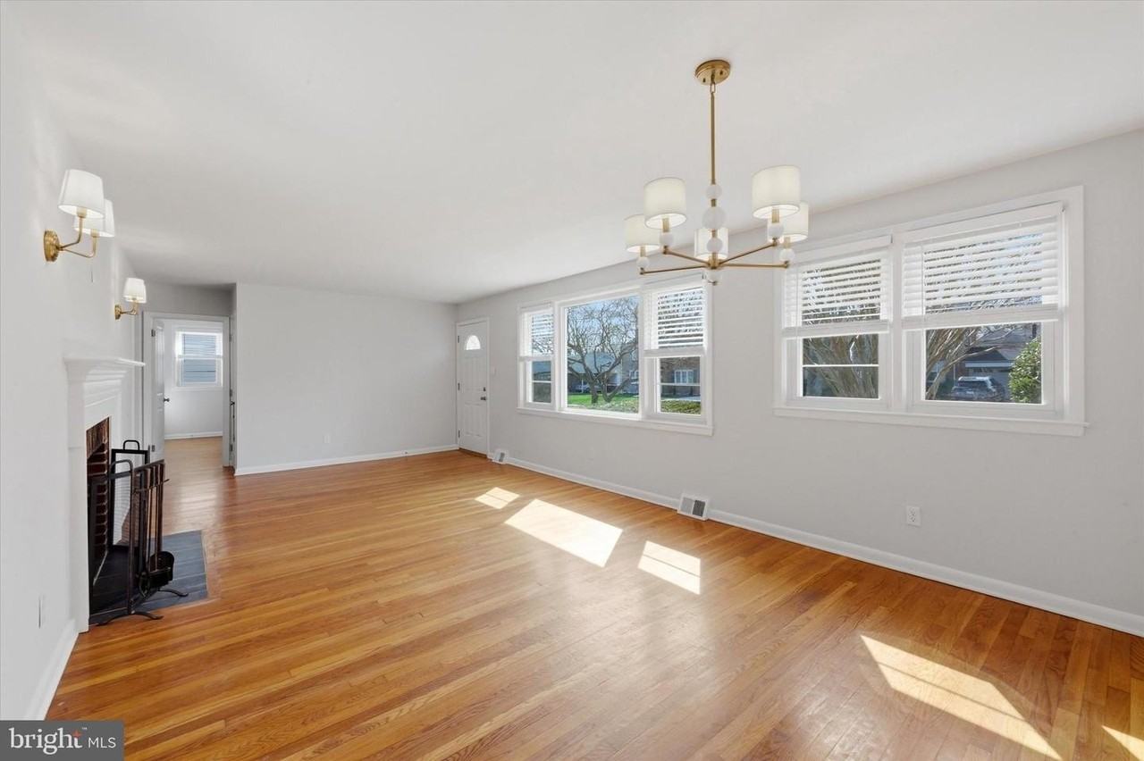 107 Alders Dr - Photo 5 of 19