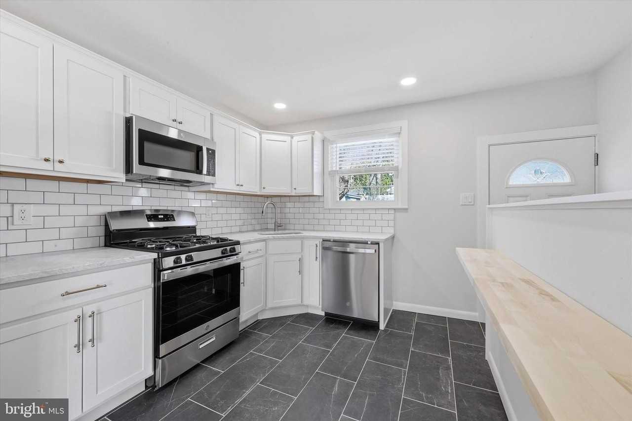 107 Alders Dr - Photo 7 of 19