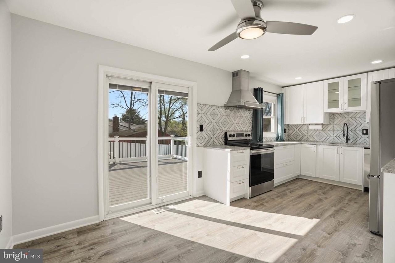 7897 Pavilion Dr - Photo 6 of 30