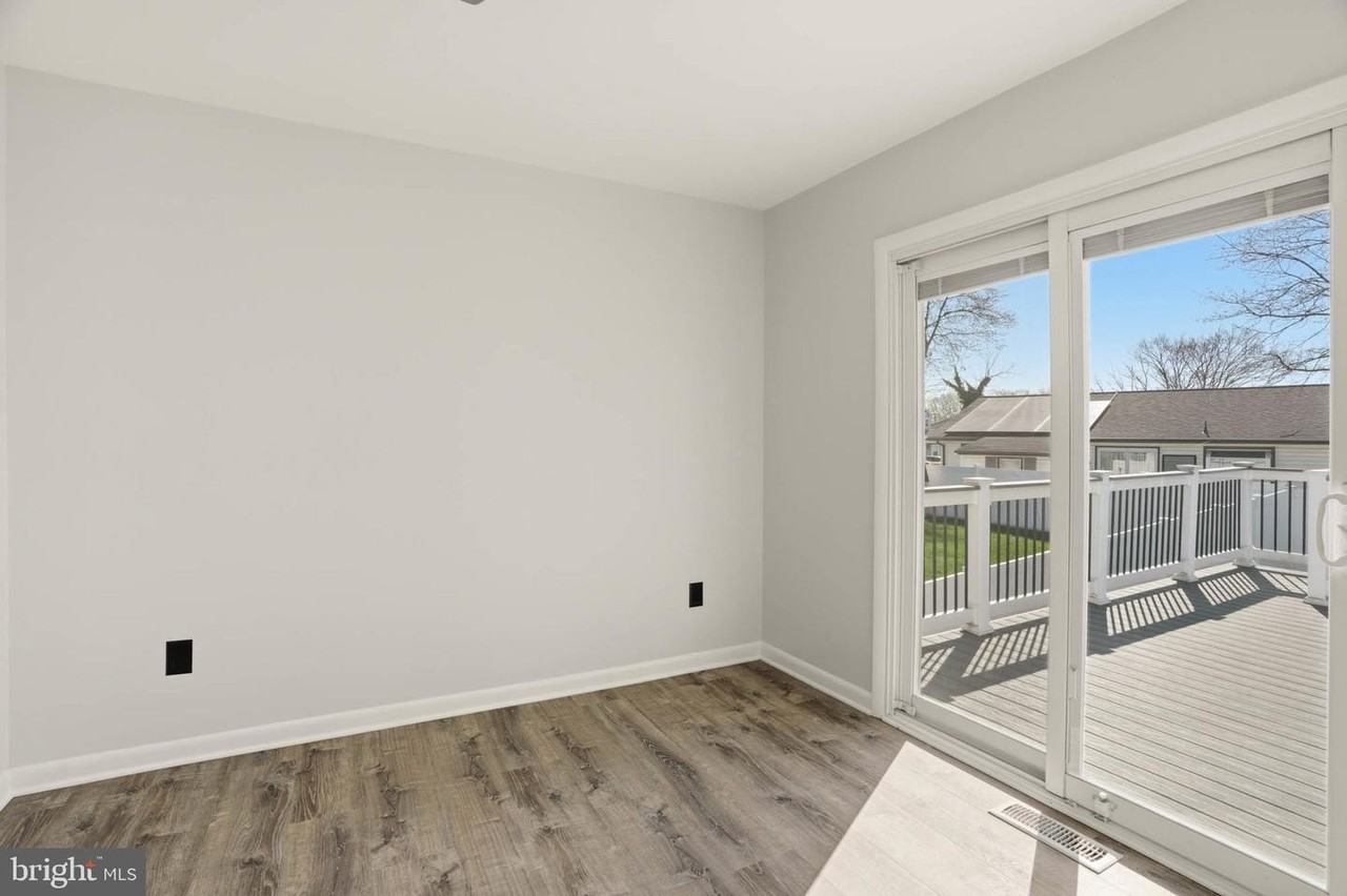 7897 Pavilion Dr - Photo 7 of 30