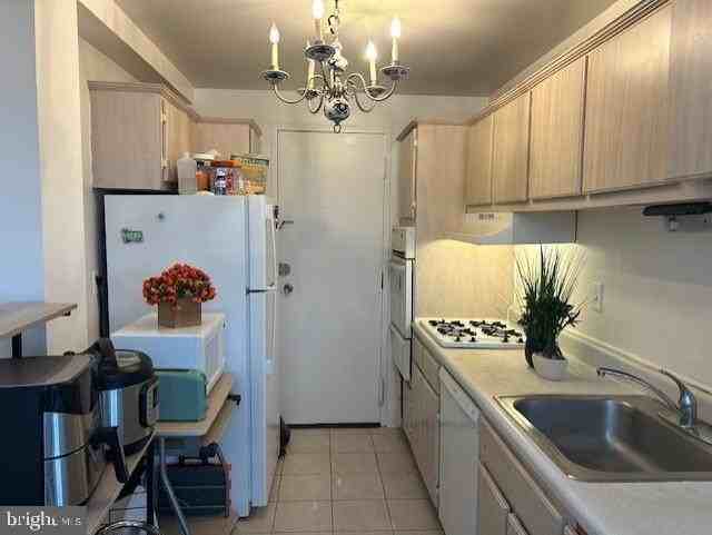 10201 Grosvenor Pl - Photo 5 of 24