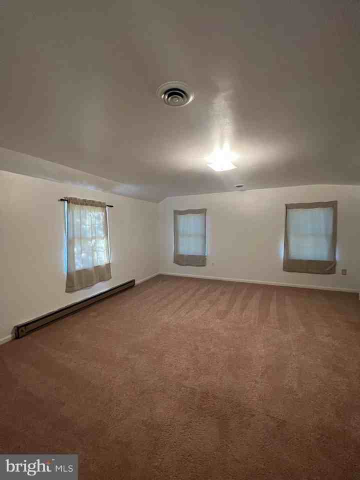 7606 Woodyard Rd - Photo 5 of 20