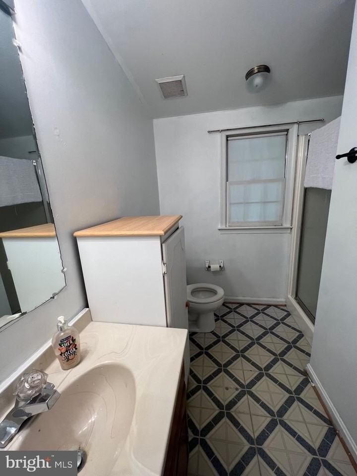 7606 Woodyard Rd - Photo 7 of 20