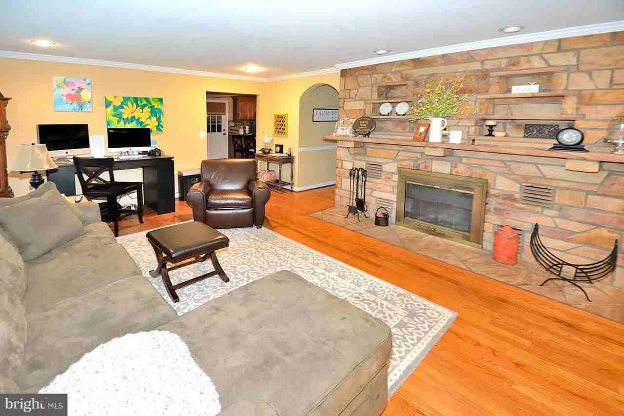 24531 Arcola Mills Dr - Photo 4 of 23