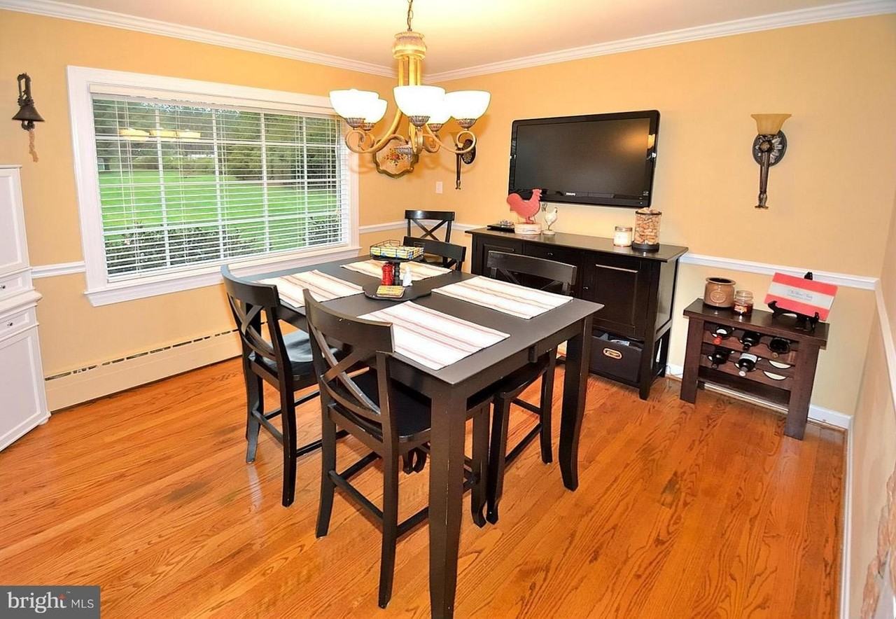 24531 Arcola Mills Dr - Photo 7 of 23