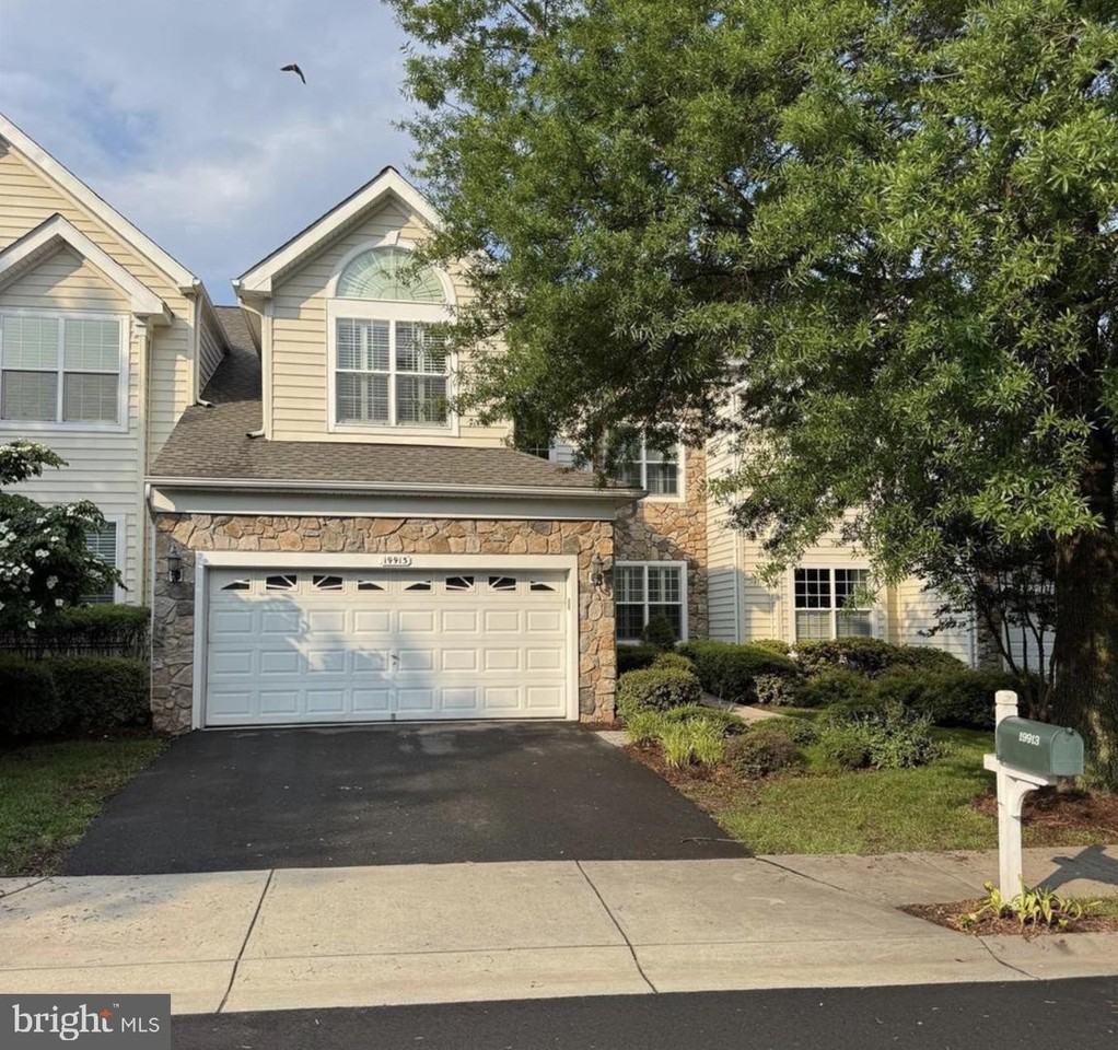 19913 Naples Lakes Ter - Photo 4 of 38