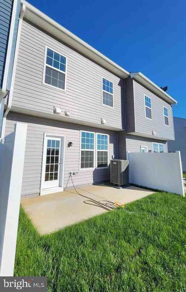 437 Hillsdale Pl - Photo 2 of 38