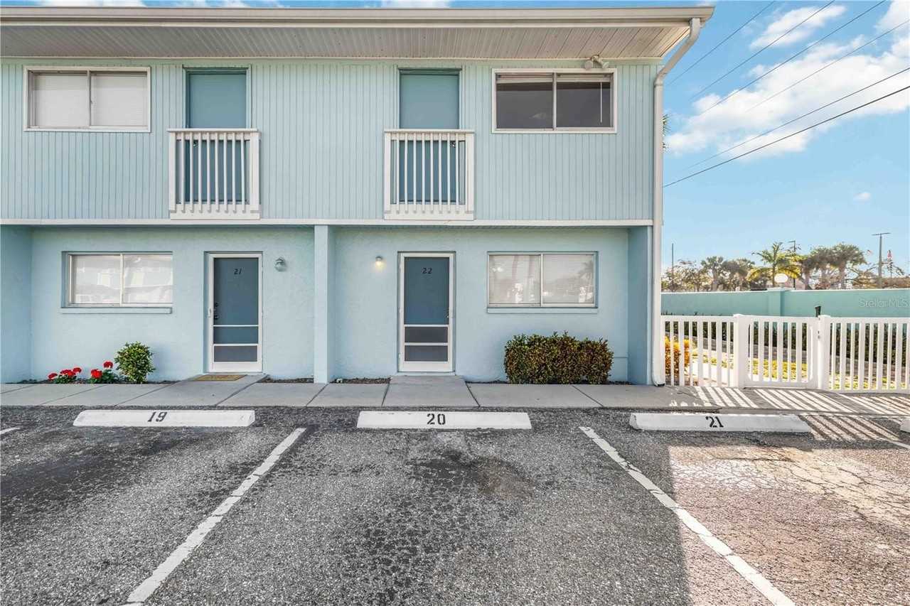 3569 Bee Ridge Rd - Photo 2 of 32