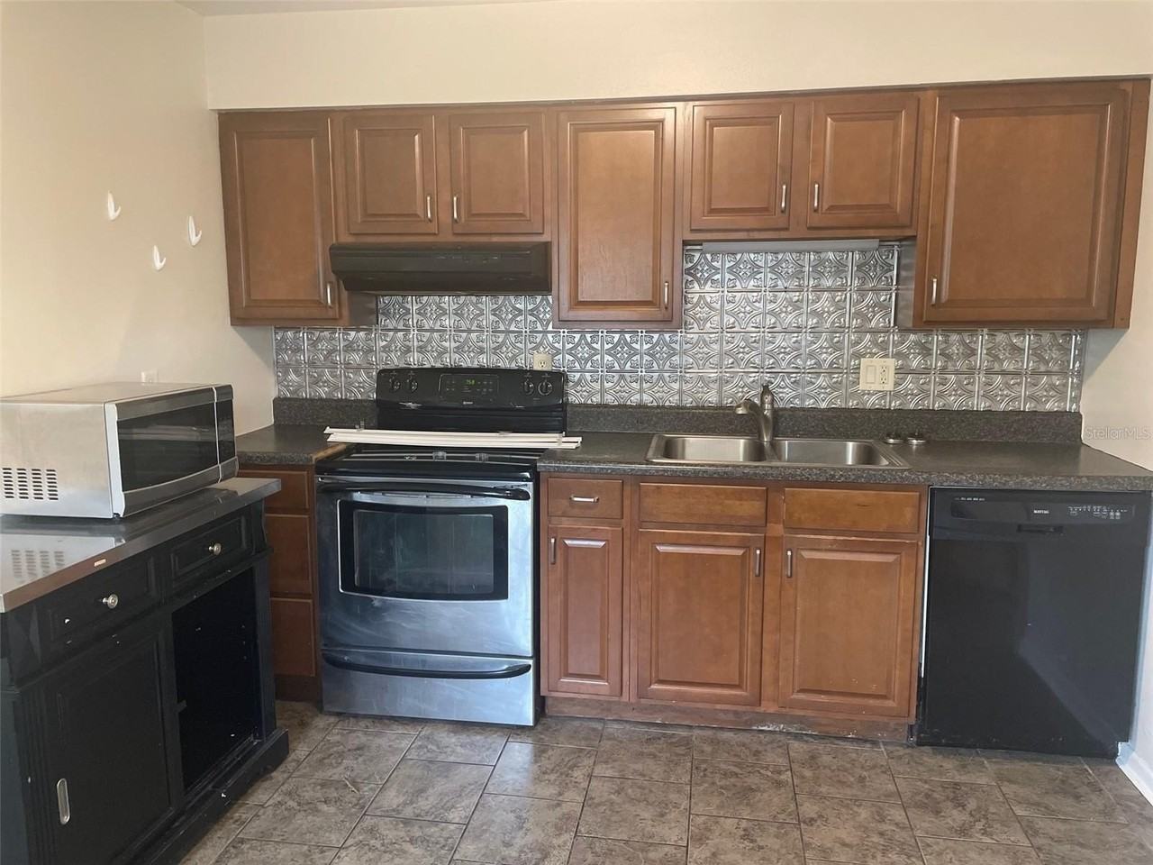 204 Callitris Ave - Photo 2 of 20