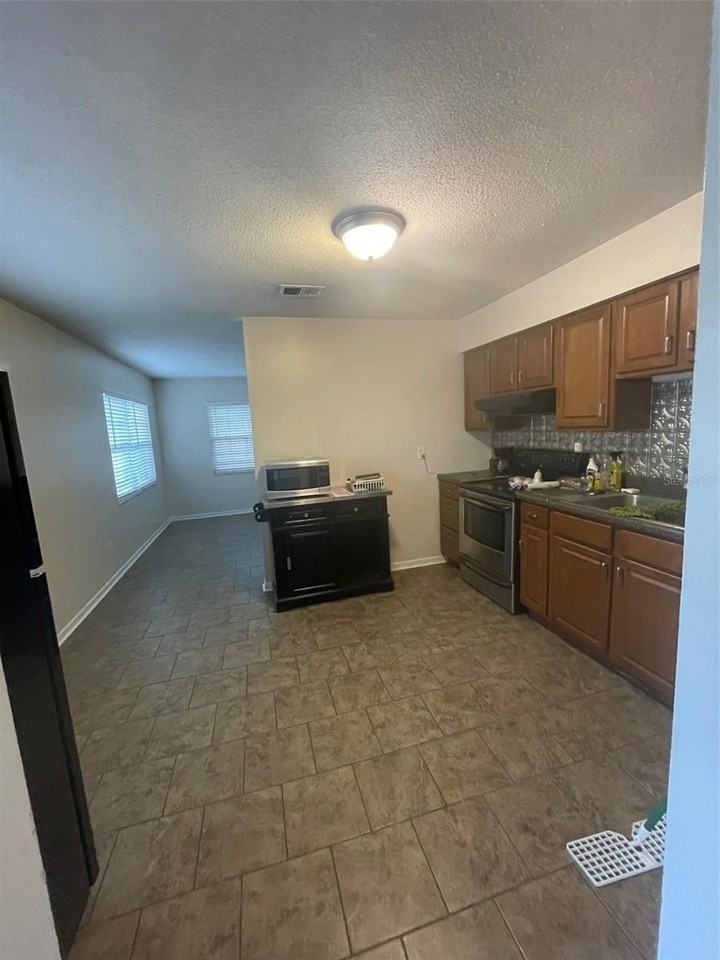 204 Callitris Ave - Photo 4 of 20