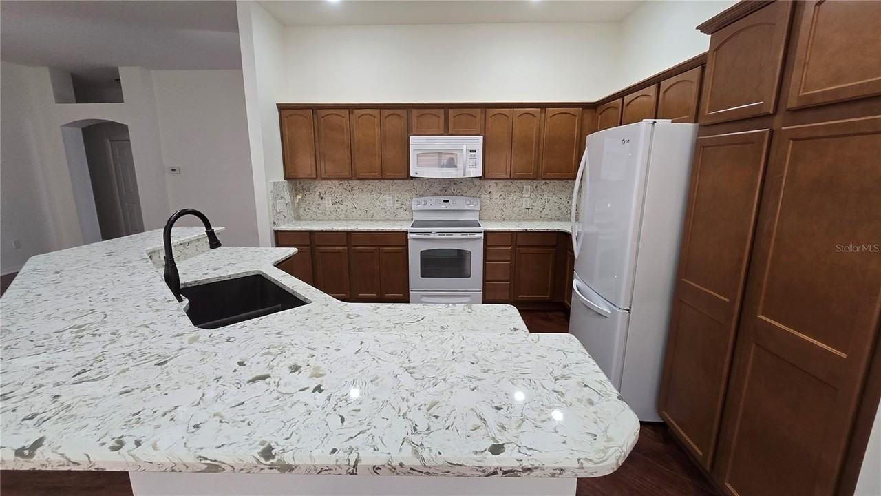 2614 Dartford Ter - Photo 5 of 27