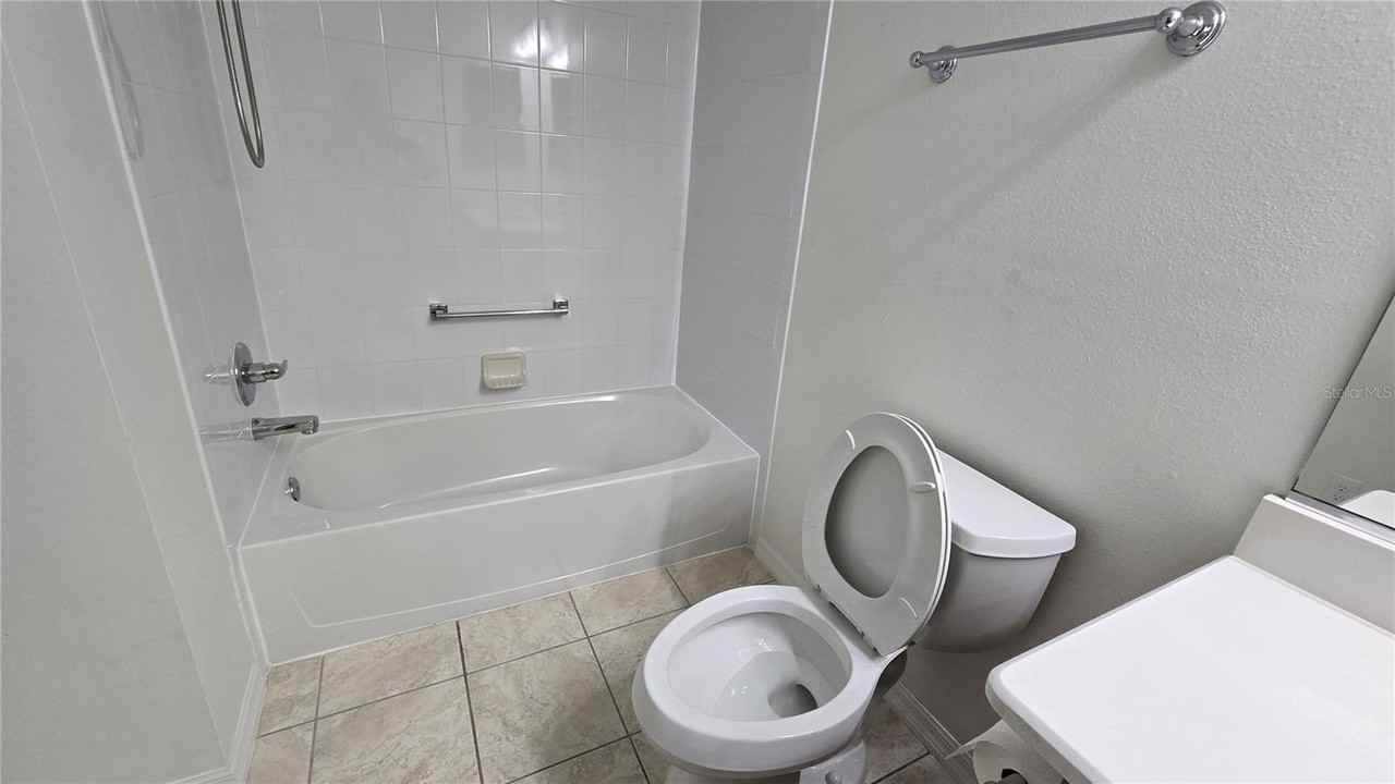 2614 Dartford Ter - Photo 7 of 27