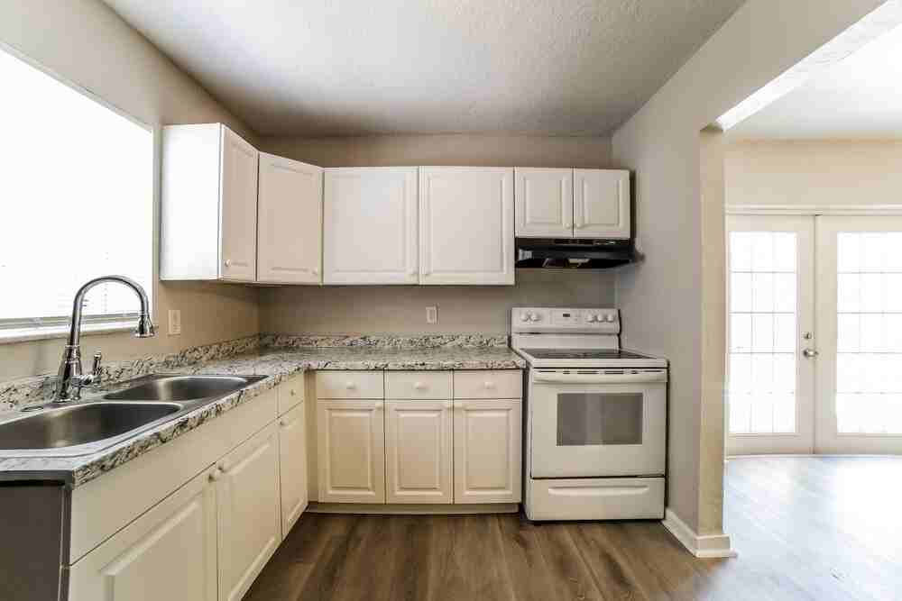 521 Sw 11th Dr - Photo 6 of 16