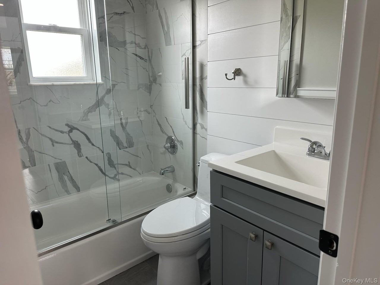 99 N Railroad Ave - Photo 5 of 7