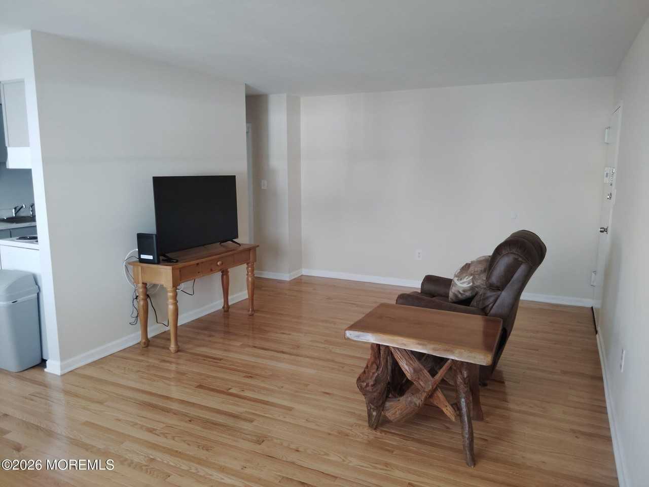 59 Stonehurst Blvd Apt C - Photo 3 of 10