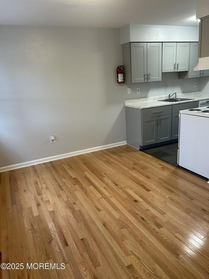 59 Stonehurst Blvd Apt C - Photo 5 of 10