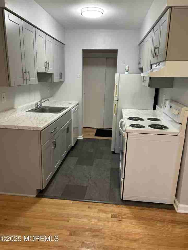 59 Stonehurst Blvd Apt C - Photo 6 of 10