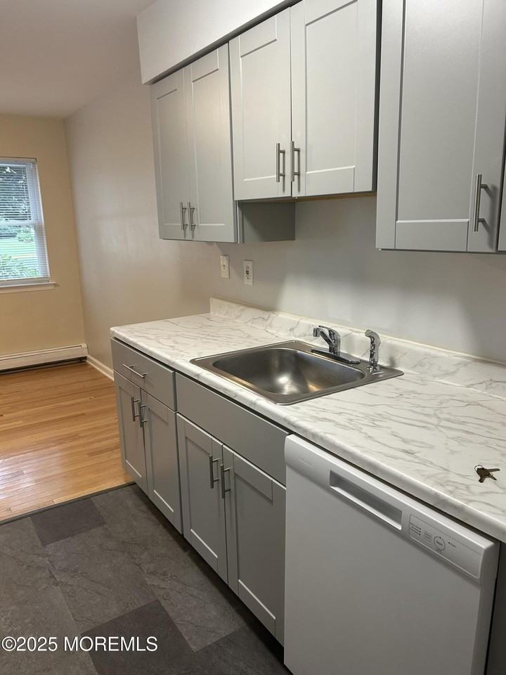 59 Stonehurst Blvd Apt C - Photo 7 of 10