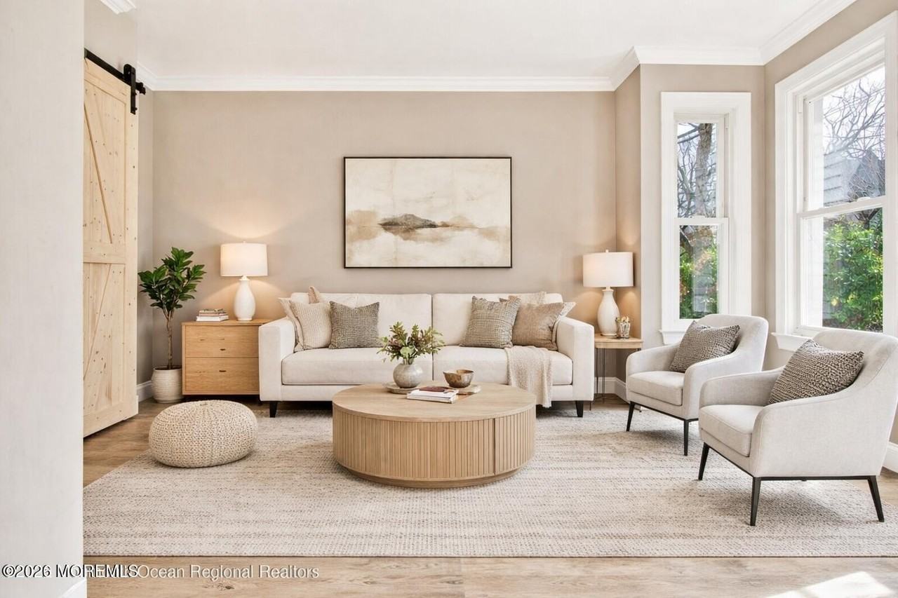 907 Bond St Unit 1 - Photo 4 of 9