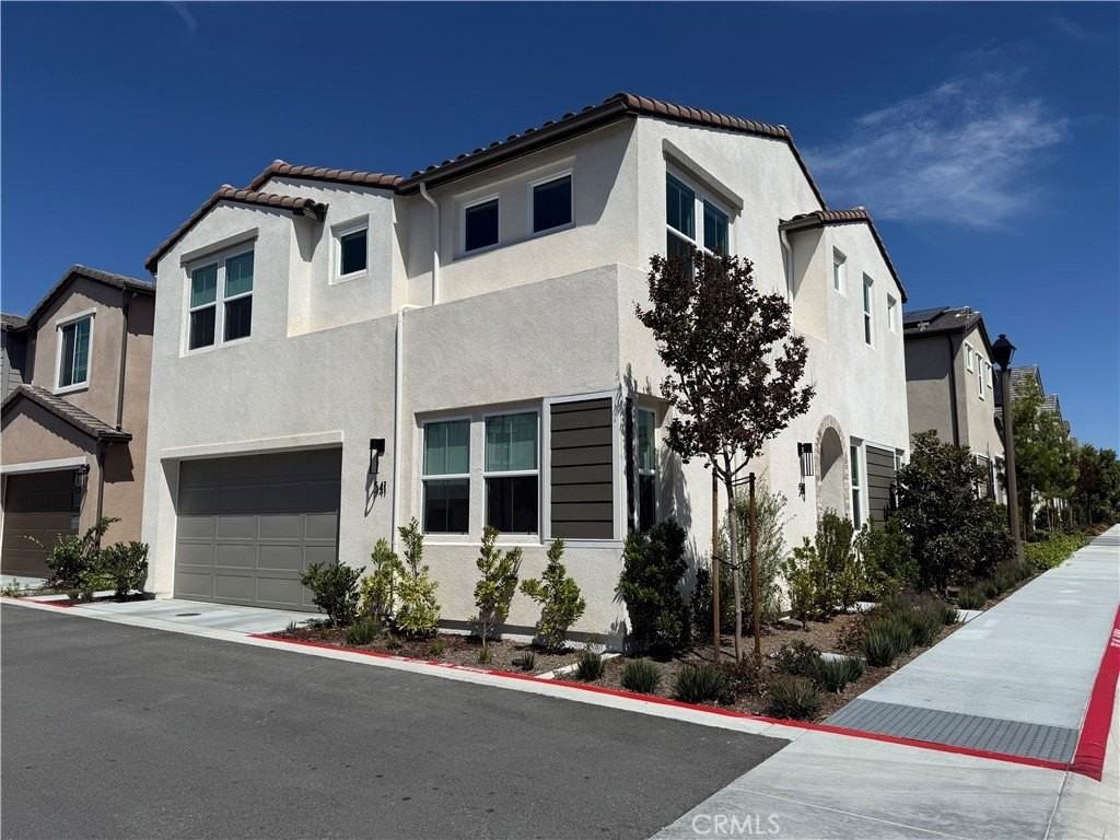 541 Jasper St - Photo 2 of 20