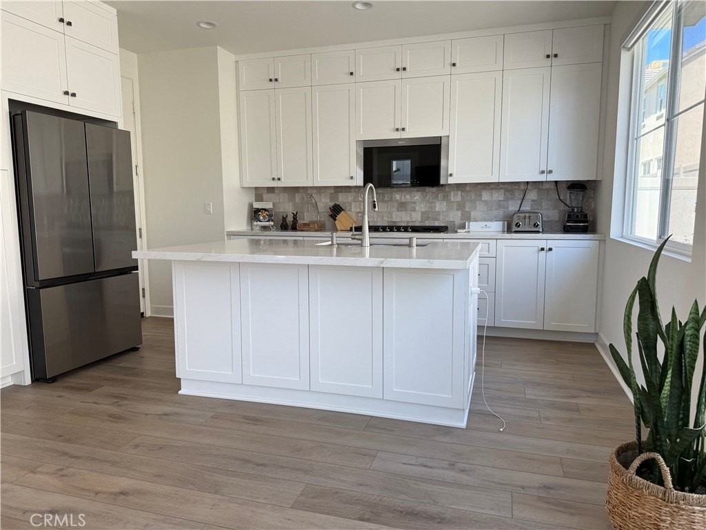 541 Jasper St - Photo 3 of 20