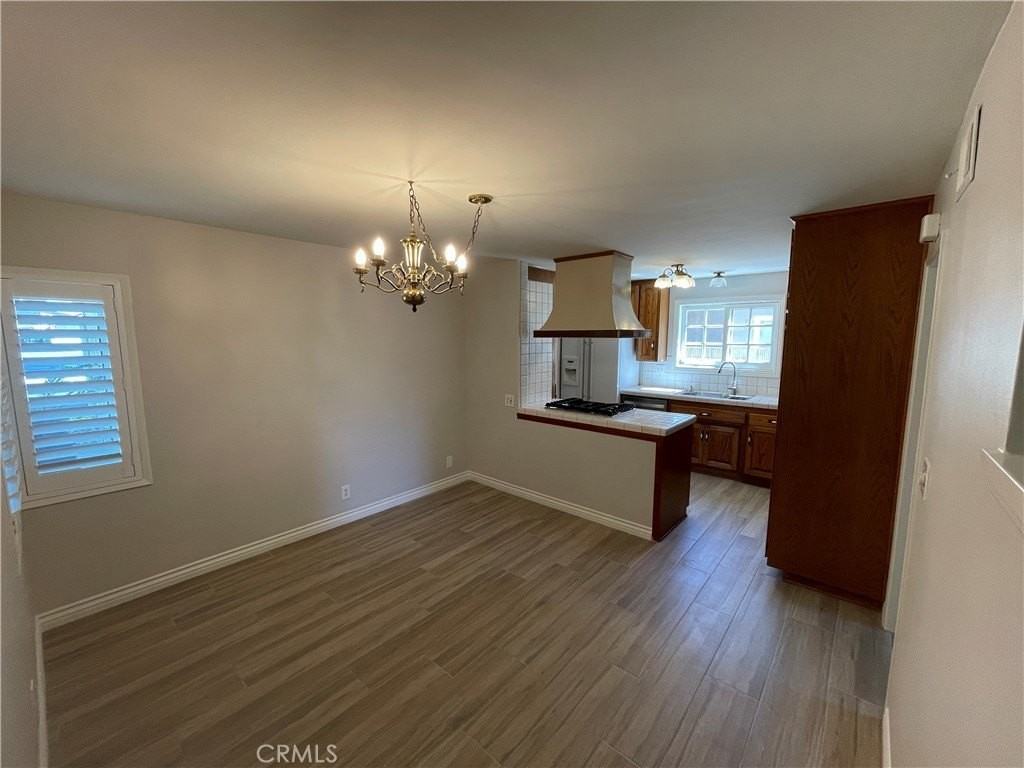 5412 Huntley Ave - Photo 3 of 14