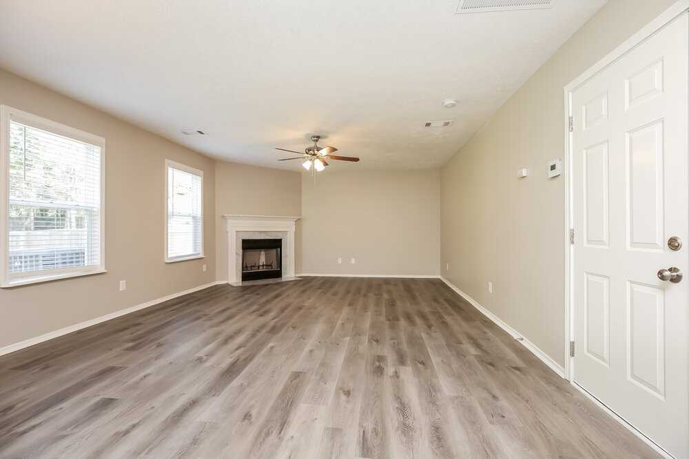 5625 Dory Dr - Photo 4 of 17