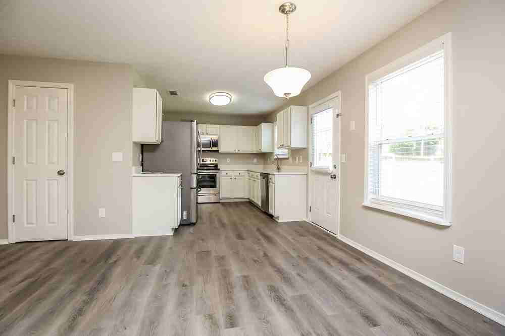 5625 Dory Dr - Photo 6 of 17