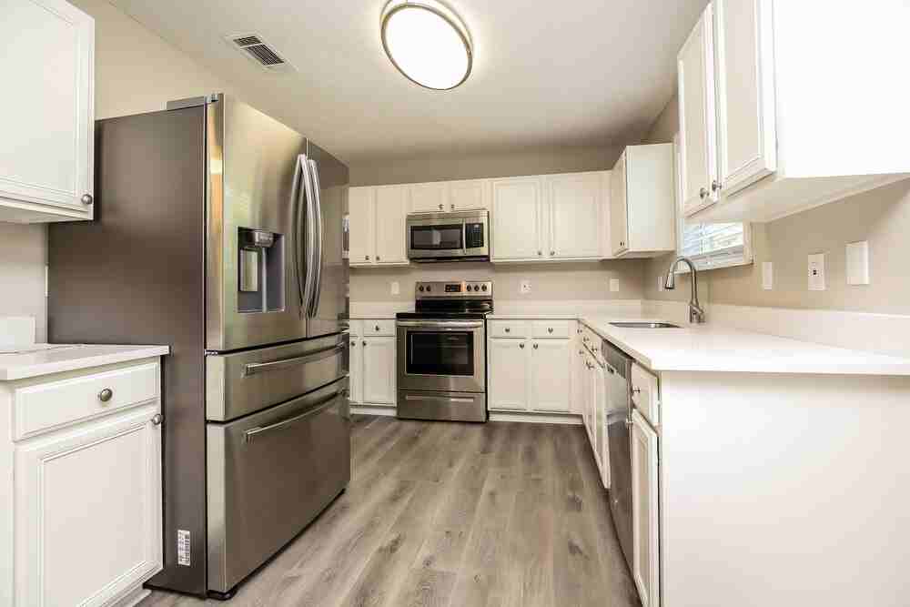 5625 Dory Dr - Photo 7 of 17