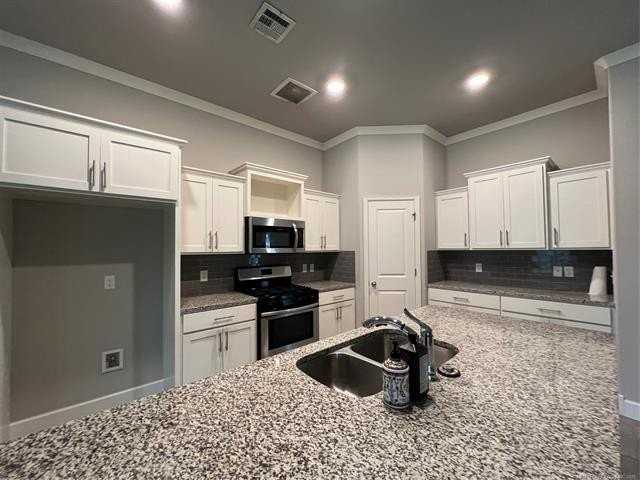 11331 S Adams St - Photo 3 of 6