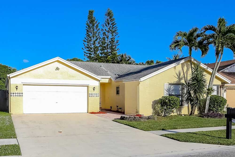 21080 Woodspring Ave - Photo 2 of 17