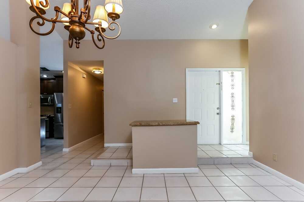 21080 Woodspring Ave - Photo 4 of 17