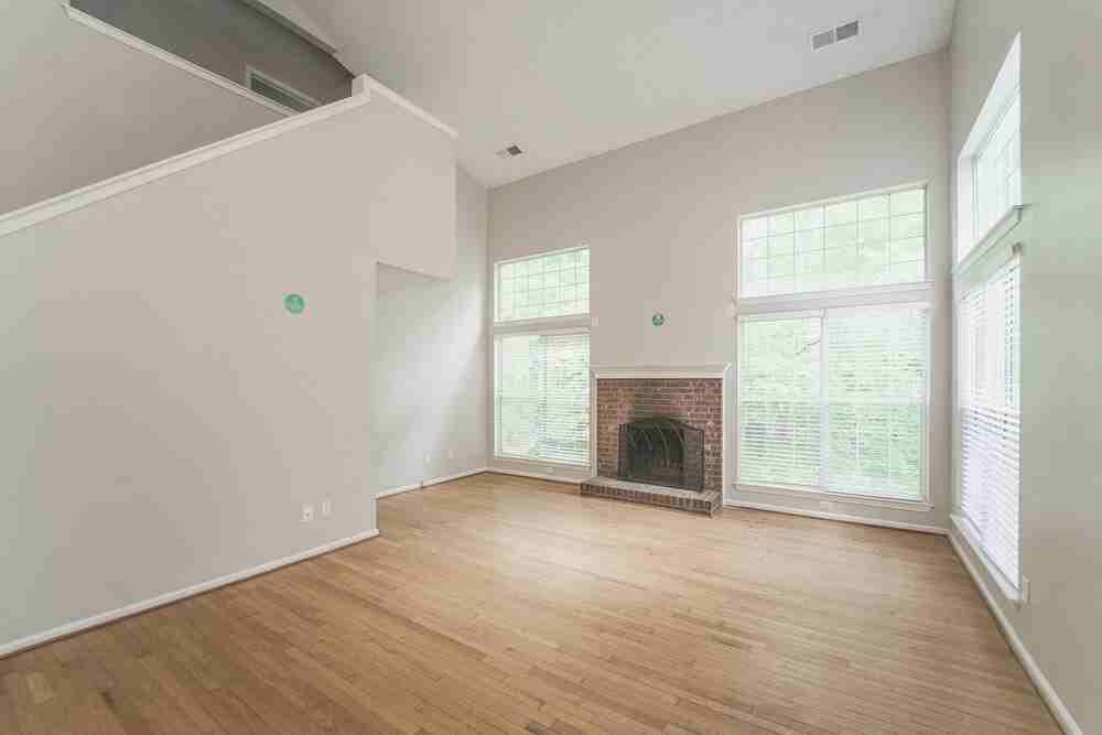 8400 Woodford Bridge Dr - Photo 5 of 17